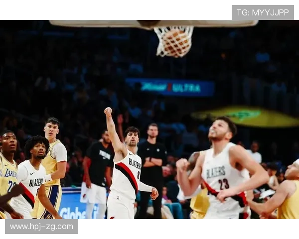 开拓者对决湖人 阿夫迪亚精彩表现引领赛场焦点